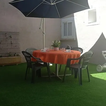Le Gite De Flavie Montpeyroux  Exterior photo